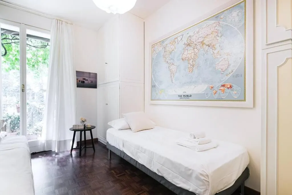 Easylife - Elegance A Few Steps From Citylife Next To M2 Pagano Milan 0*,  Italy