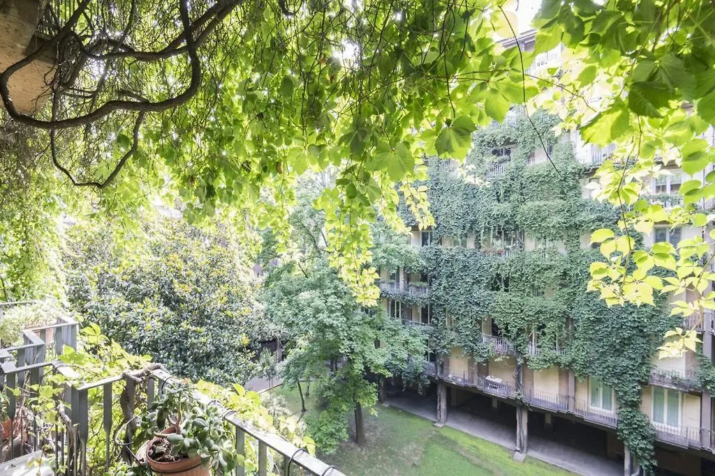 Easylife - Elegance A Few Steps From Citylife Next To M2 Pagano Milan 0*,  Italy